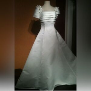 Elegant White Satin Off-Shoulder Wedding Dress